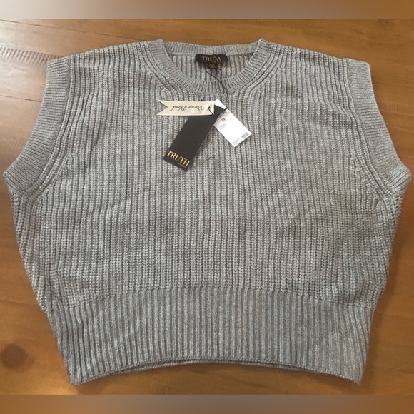 Truth By Republic Sweaters - NWT Truth by Republic Gray Knit Sleeveless Sweater